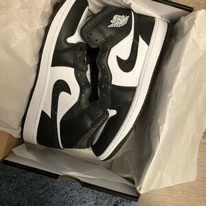 brand new nike air jordan 1 mid se panda elephant brand new in box
